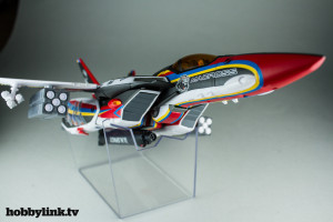 VF-1J Valkyrie Macross 30th Anniversary Paint Transformable-17