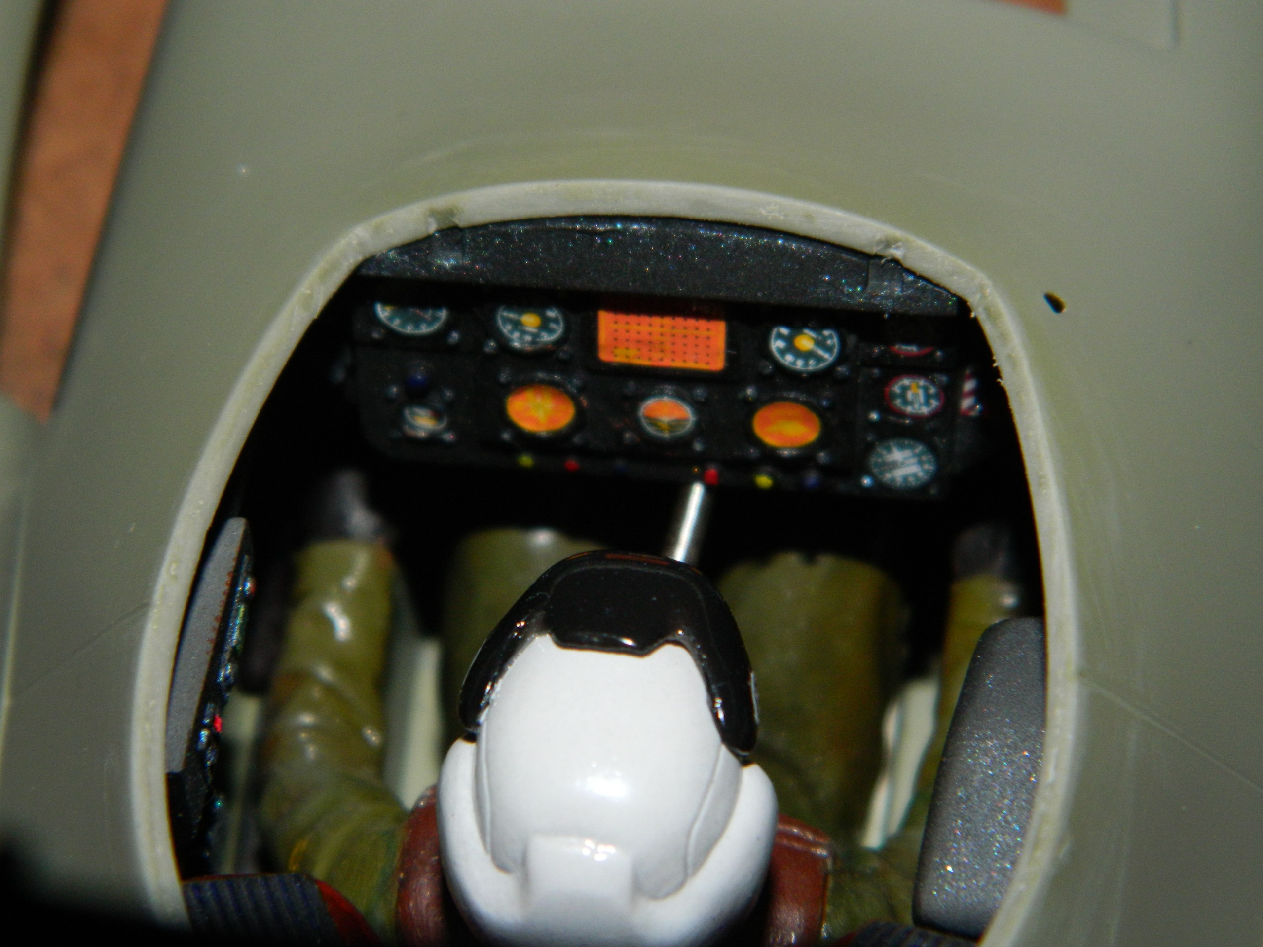 cockpit-detail-1-2